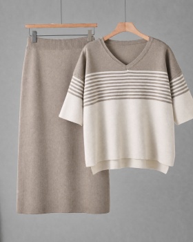 Summer V-neck T-shirt fashion Casual skirt 2pcs set