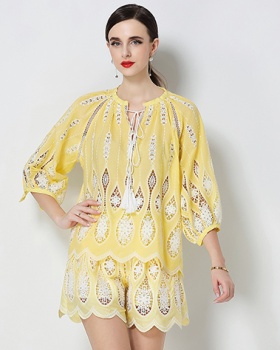 Chanelstyle hollow ladies tops a set