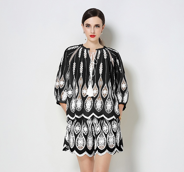 Chanelstyle hollow ladies tops a set