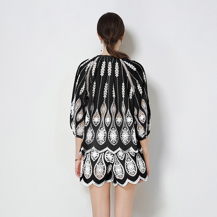 Chanelstyle hollow ladies tops a set