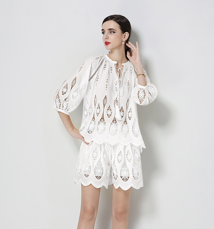 Chanelstyle hollow ladies tops a set