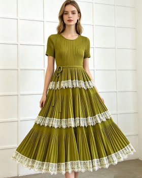 Slim lace fold loose splice cake seaside vacation dress