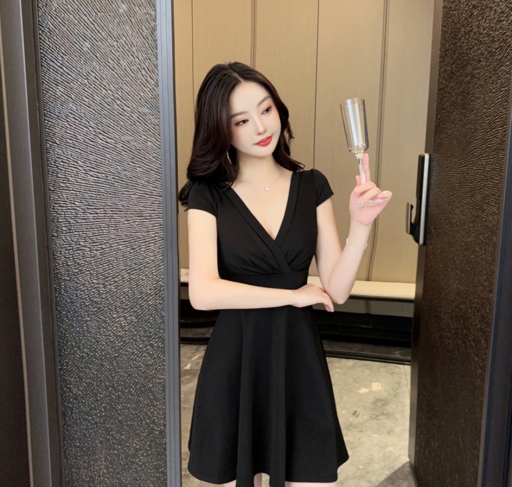 V-neck tight pinched waist short sleeve sexy low-cut dress