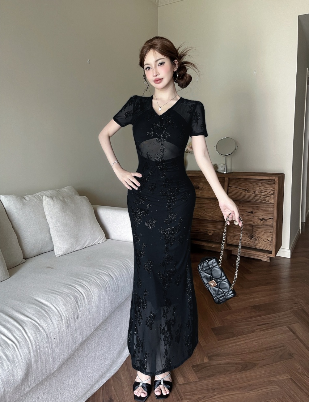 Black slim V-neck show high unique dress