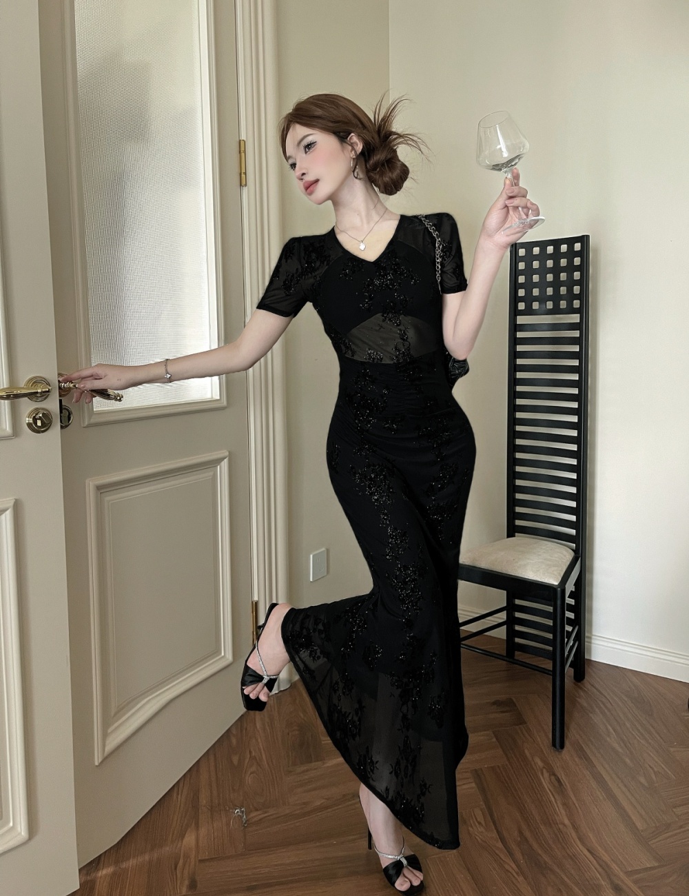 Black slim V-neck show high unique dress