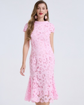 Pinched waist generous lapel lace simple dress