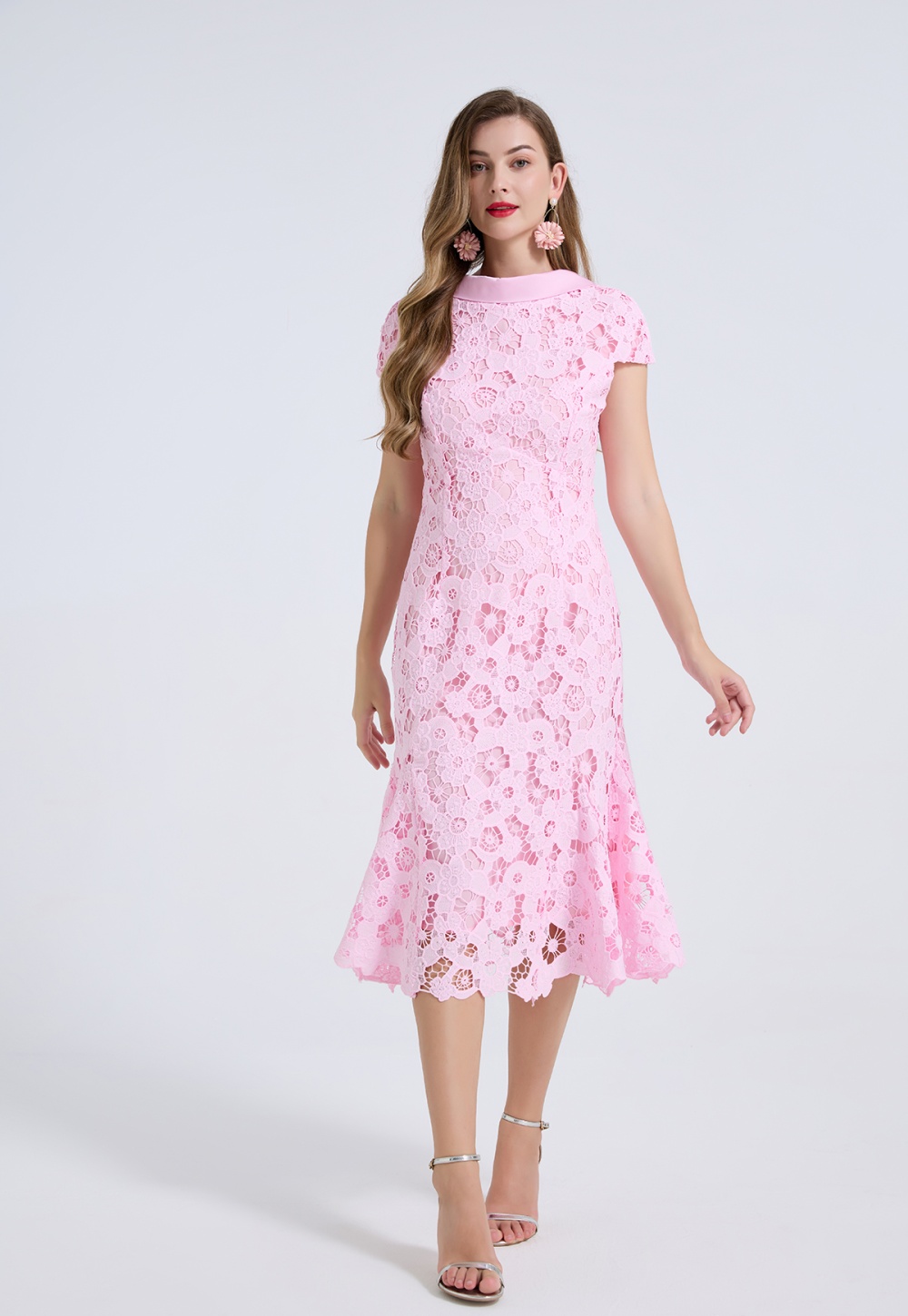 Pinched waist generous lapel lace simple dress