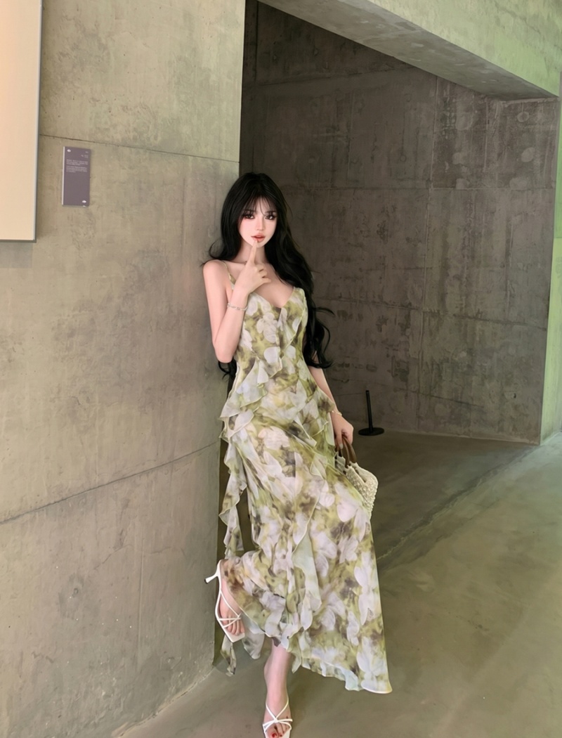 V-neck vacation retro long dress sling seaside pinched waist dress