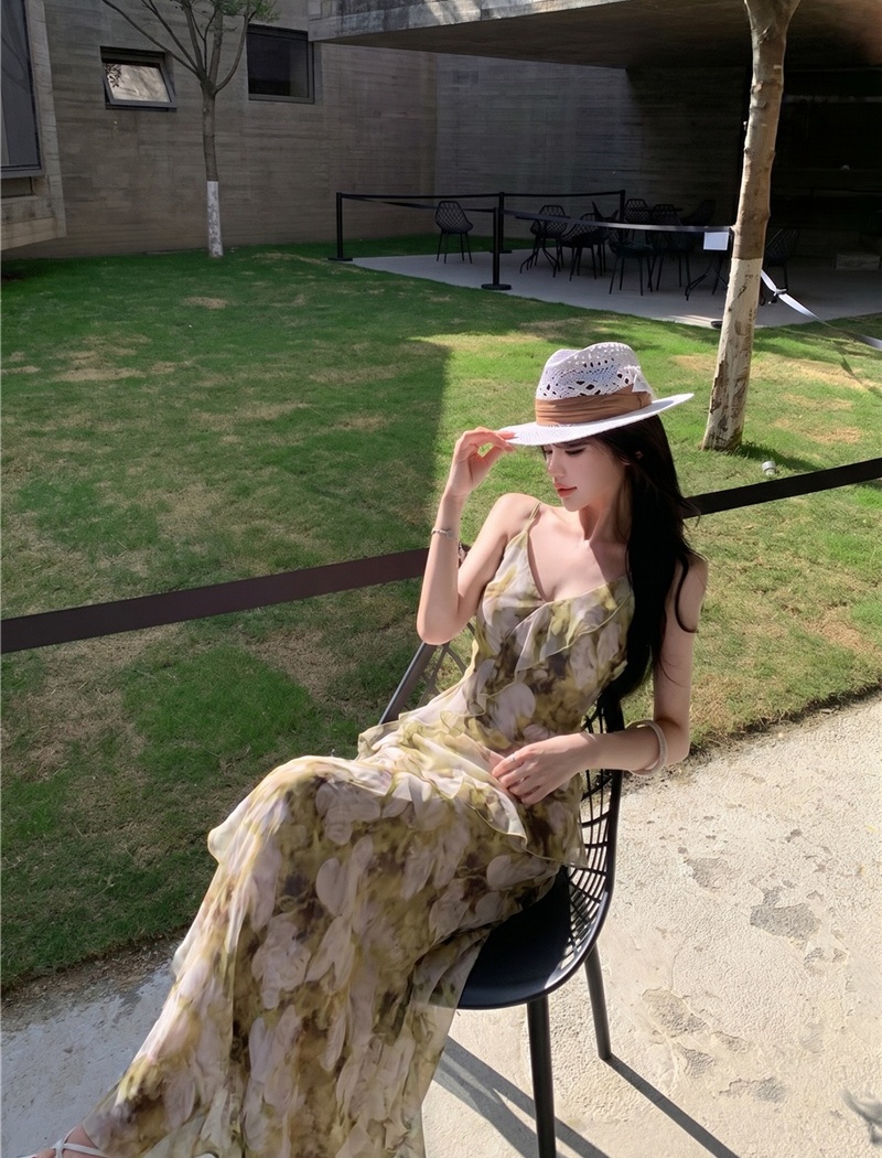 V-neck vacation retro long dress sling seaside pinched waist dress