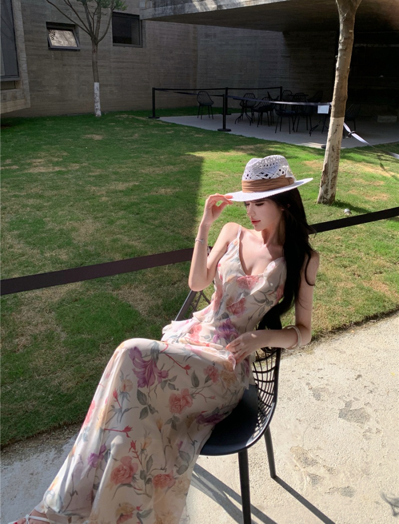 V-neck vacation retro long dress sling seaside pinched waist dress
