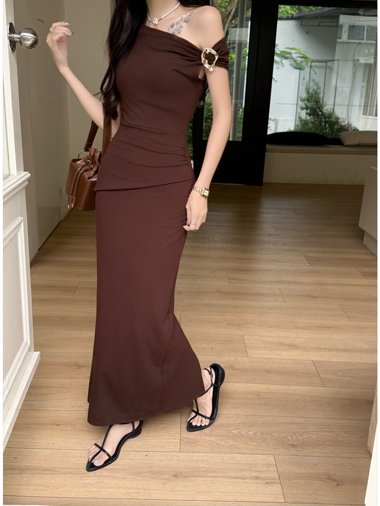 Pinched waist dress sloping shoulder long dress for women