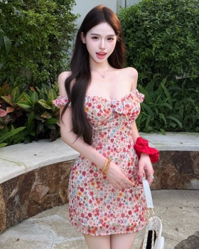 Flat shoulder puff sleeve wood ear floral dress