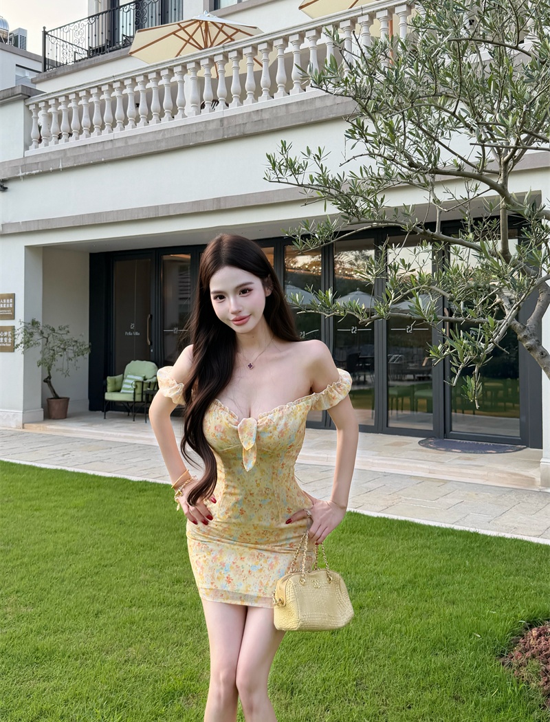 Flat shoulder puff sleeve wood ear floral dress