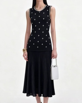 Pleated diamond sleeveless knitted chanelstyle dress