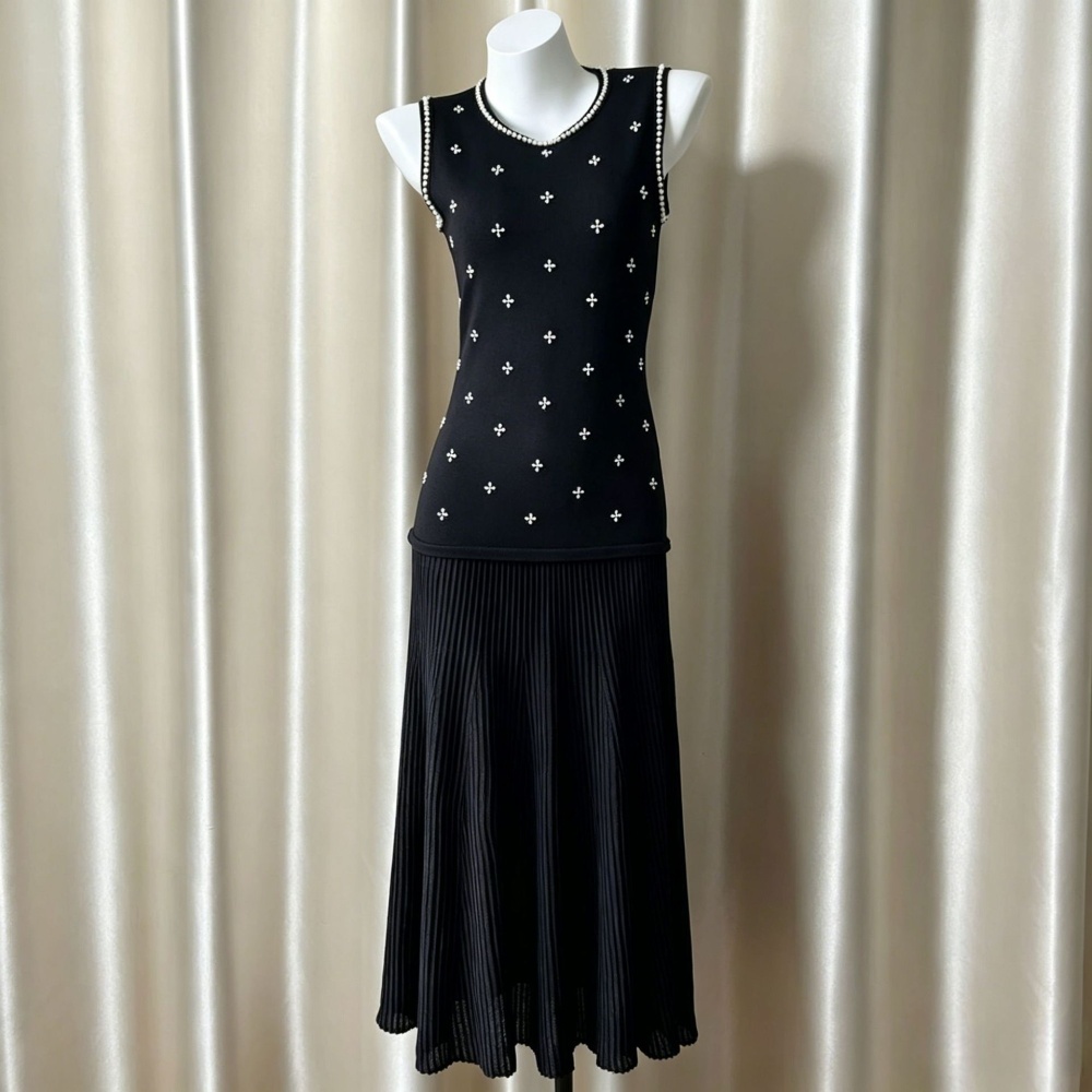 Pleated diamond sleeveless knitted chanelstyle dress