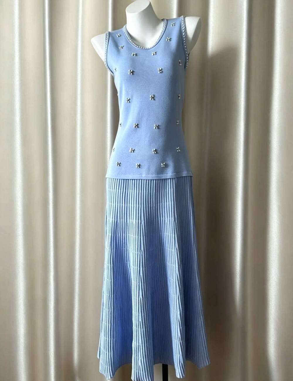 Pleated diamond sleeveless knitted chanelstyle dress