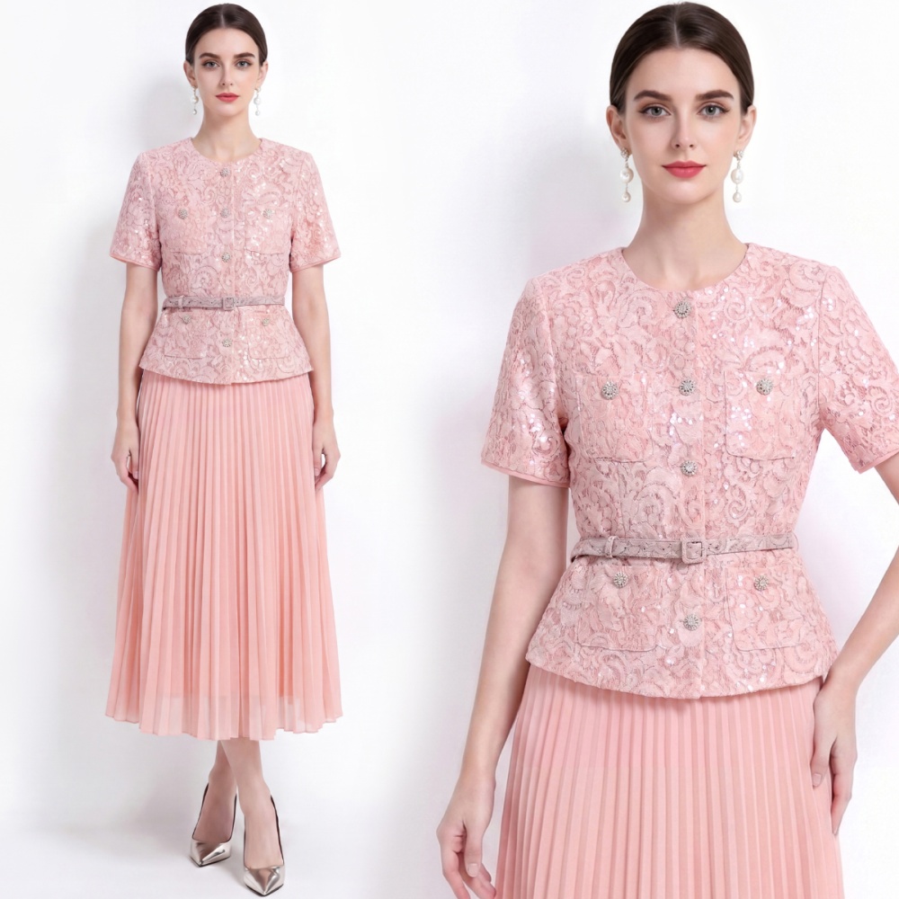 Chanelstyle short sleeve with belt pinched waist dress