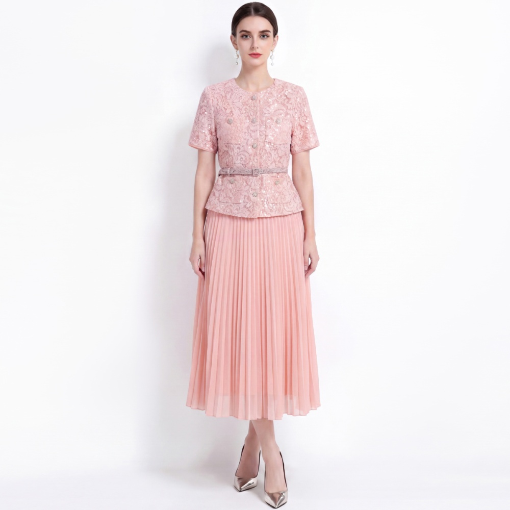Chanelstyle short sleeve with belt pinched waist dress