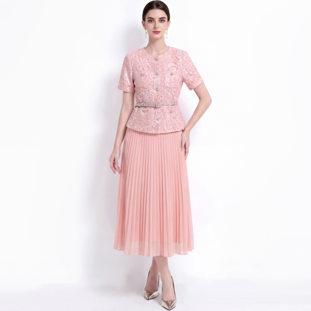 Chanelstyle short sleeve with belt pinched waist dress
