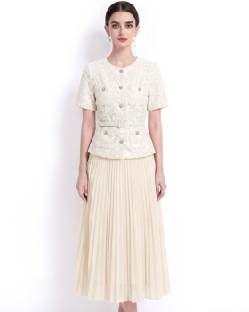Round neck chanelstyle with belt pleated slim dress for women