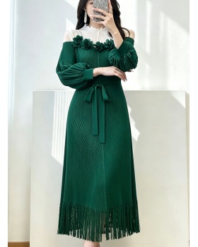 Elegant disk flowers slim lantern sleeve dress