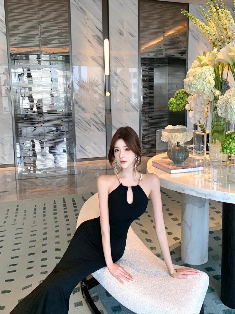 Slim sleeveless hollow metal tight package hip halter dress