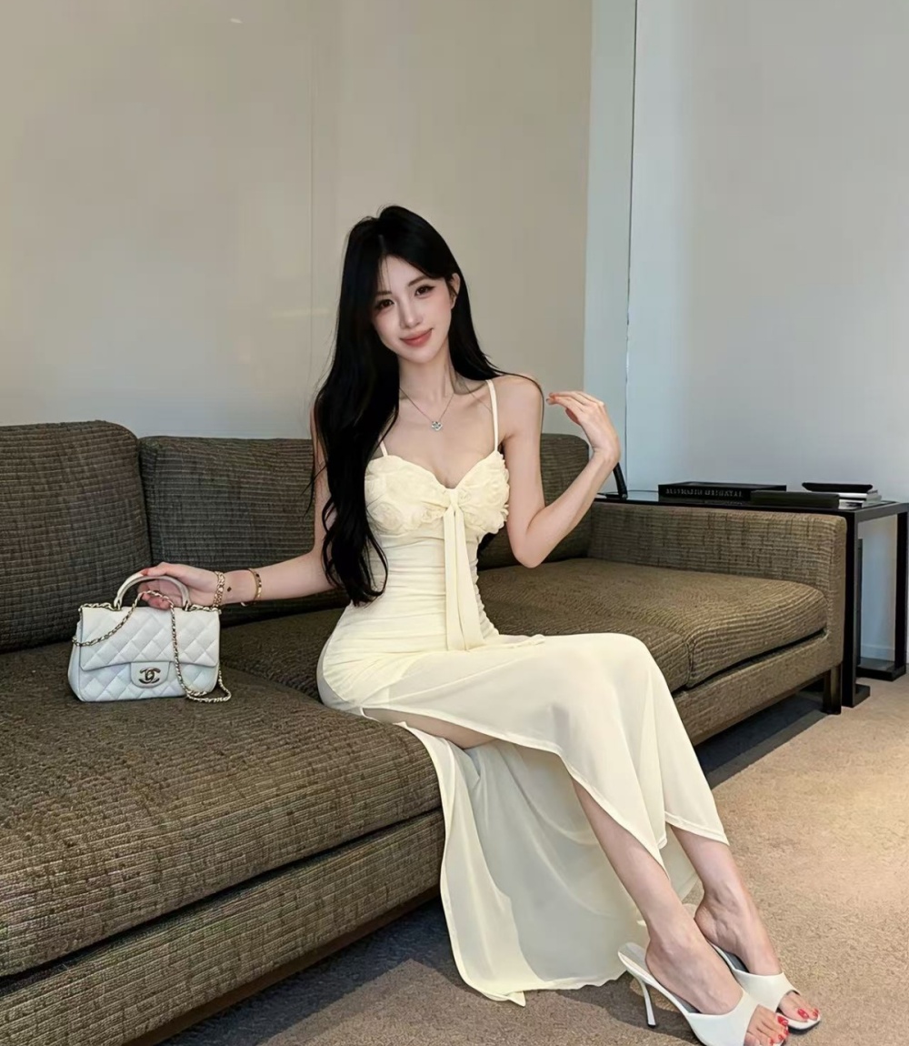 Streamer slim spicegirl split V-neck enticement dress
