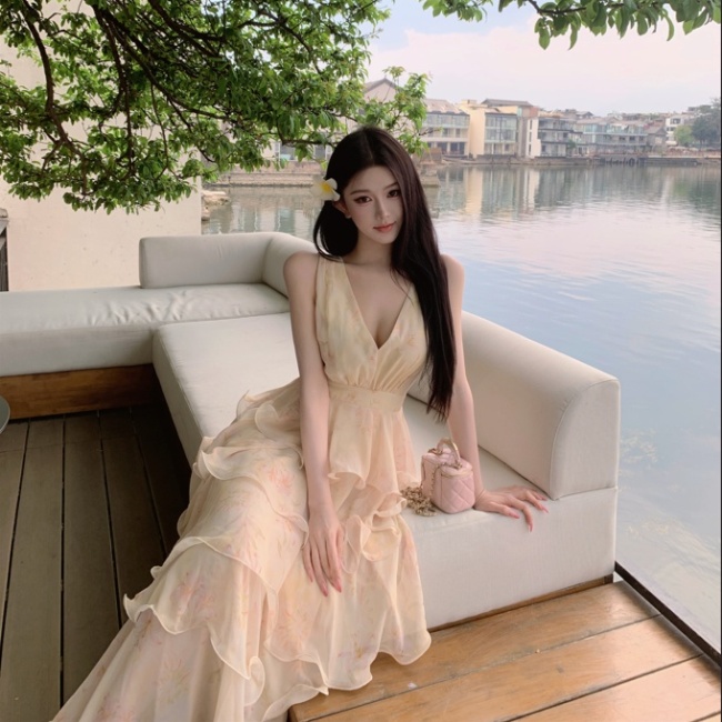 Special cake V-neck sling pinched waist dress for women