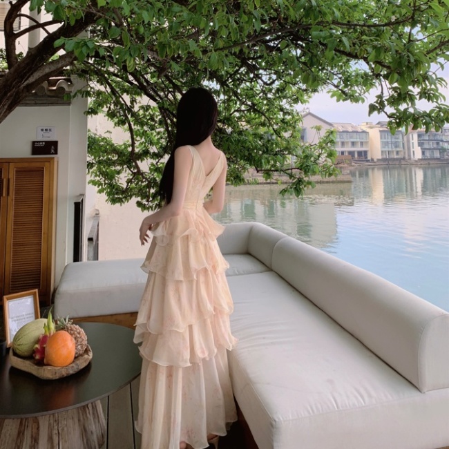 Special cake V-neck sling pinched waist dress for women