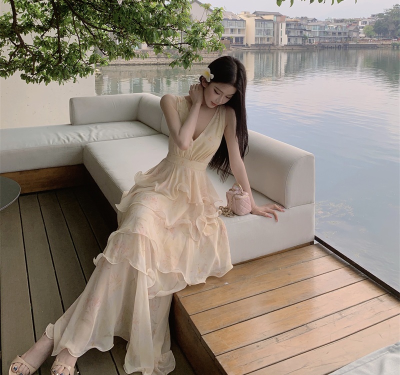 Special cake V-neck sling pinched waist dress for women