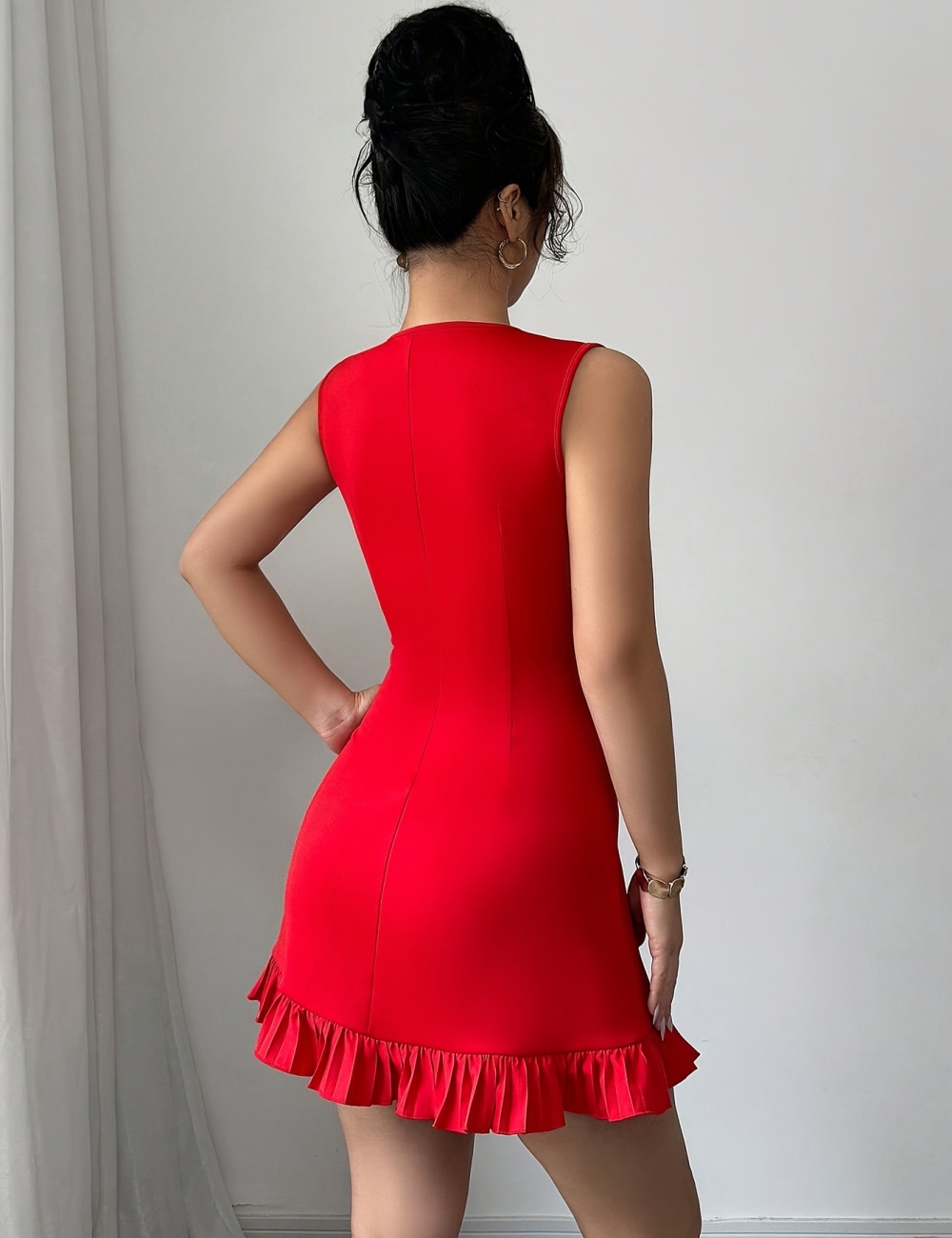 Slim mixed colors round neck lotus leaf edges bow dress