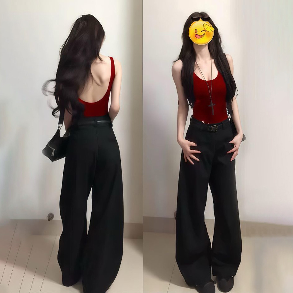 Bottoming beauty back Bra wears outside sexy vest