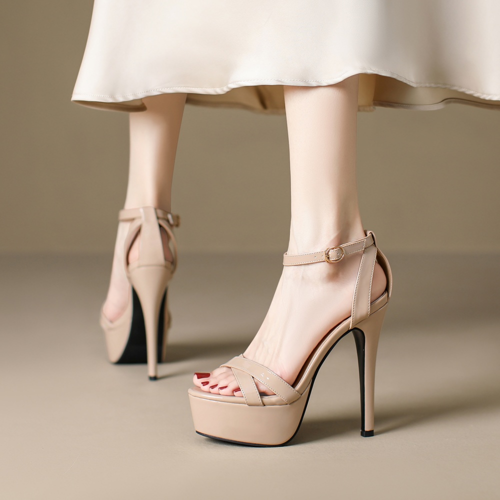 Catwalk fashion sandals fine-root night show platform