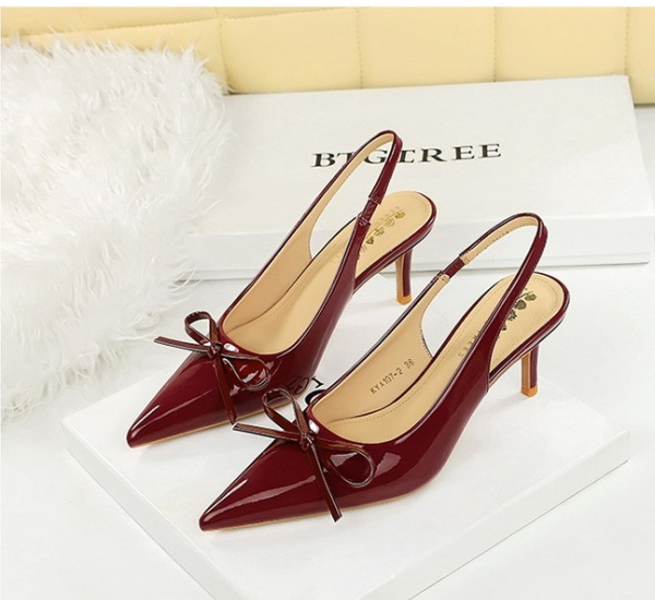 Fashion fine-root pointed patent leather sandals