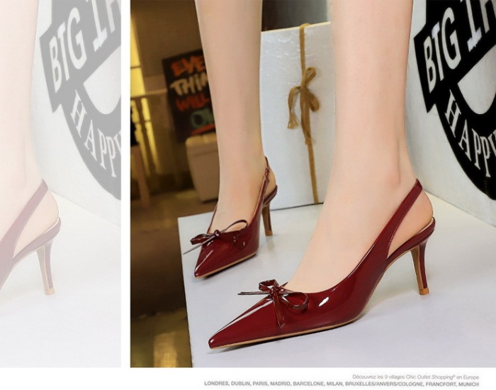 Fashion fine-root pointed patent leather sandals