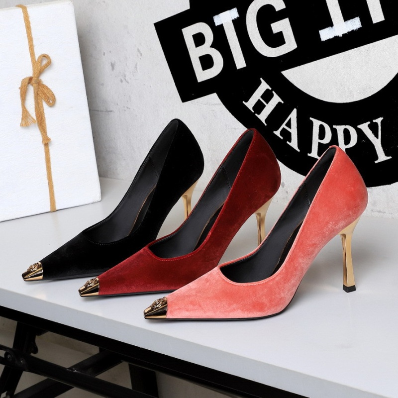 Metal plush stilettos European style pointed shoes