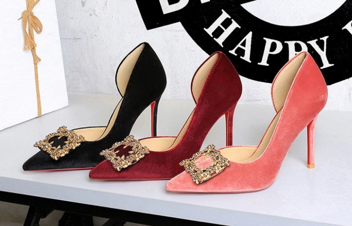 Pointed side buckle fine-root sexy Korean style shoes