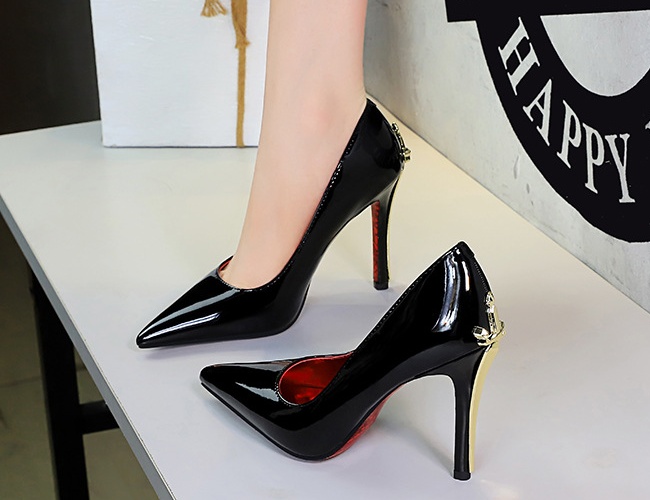 Metal temperament lazy shoes patent leather shoes