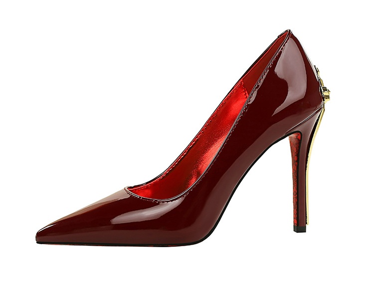 Metal temperament lazy shoes patent leather shoes