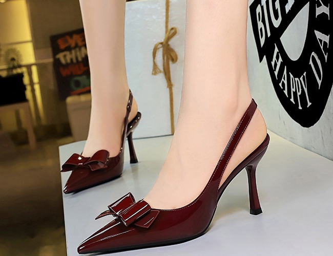 Pointed banquet stilettos European style bow sandals for women