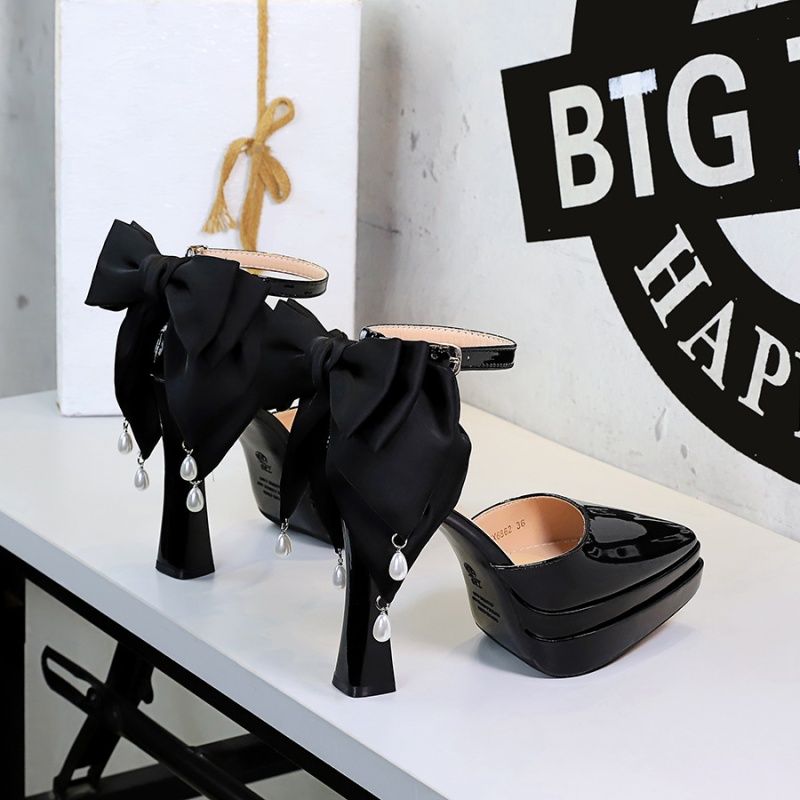 Black sandals European style platform for women