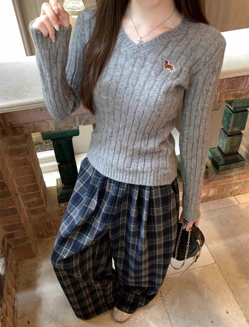 Pullover V-neck sweater autumn and winter tops for women
