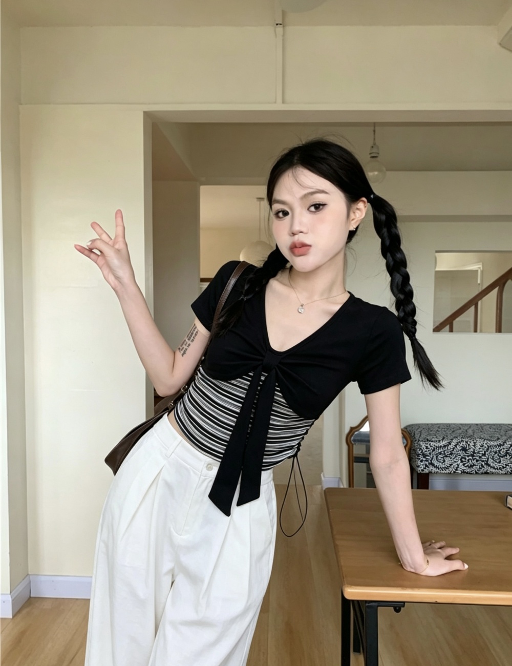 Pseudo-two bandage short sleeve T-shirt for women
