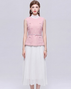 Cstand collar with belt sleeveless light luxury dress