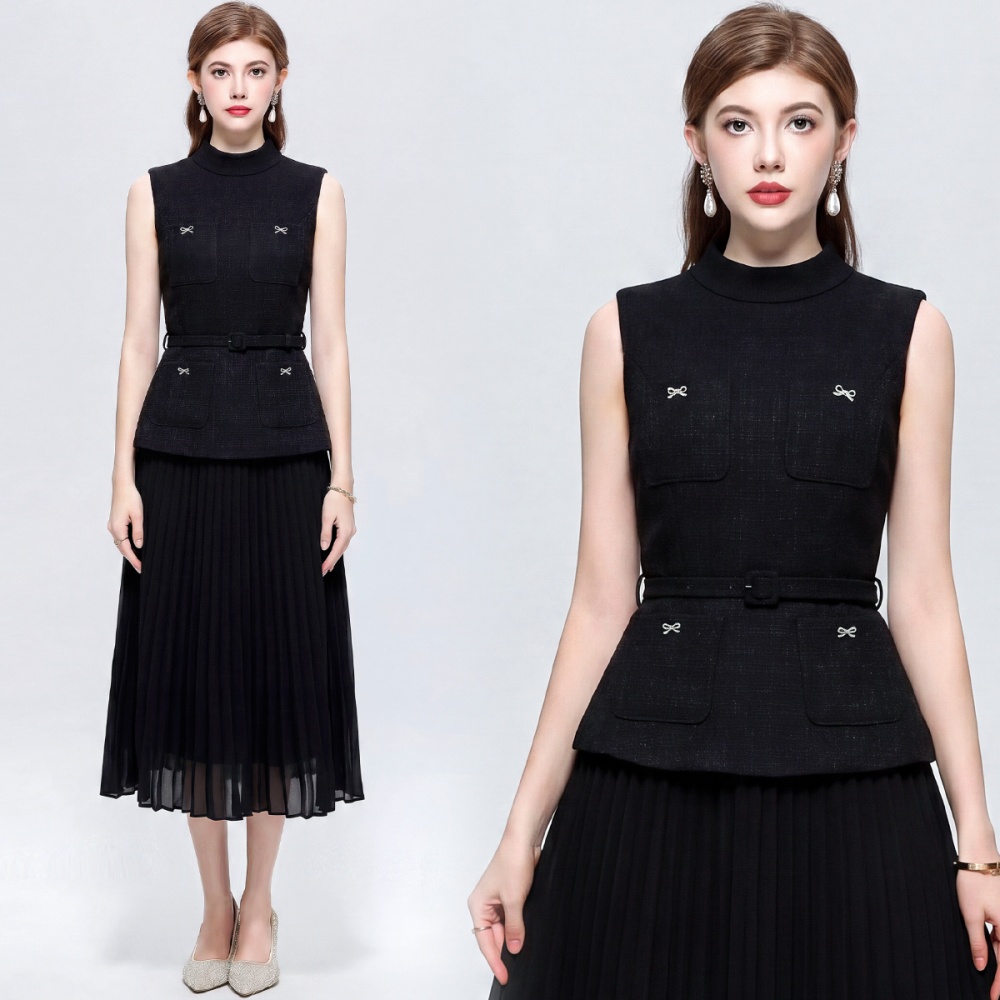 Pinched waist chanelstyle with belt pleated dress
