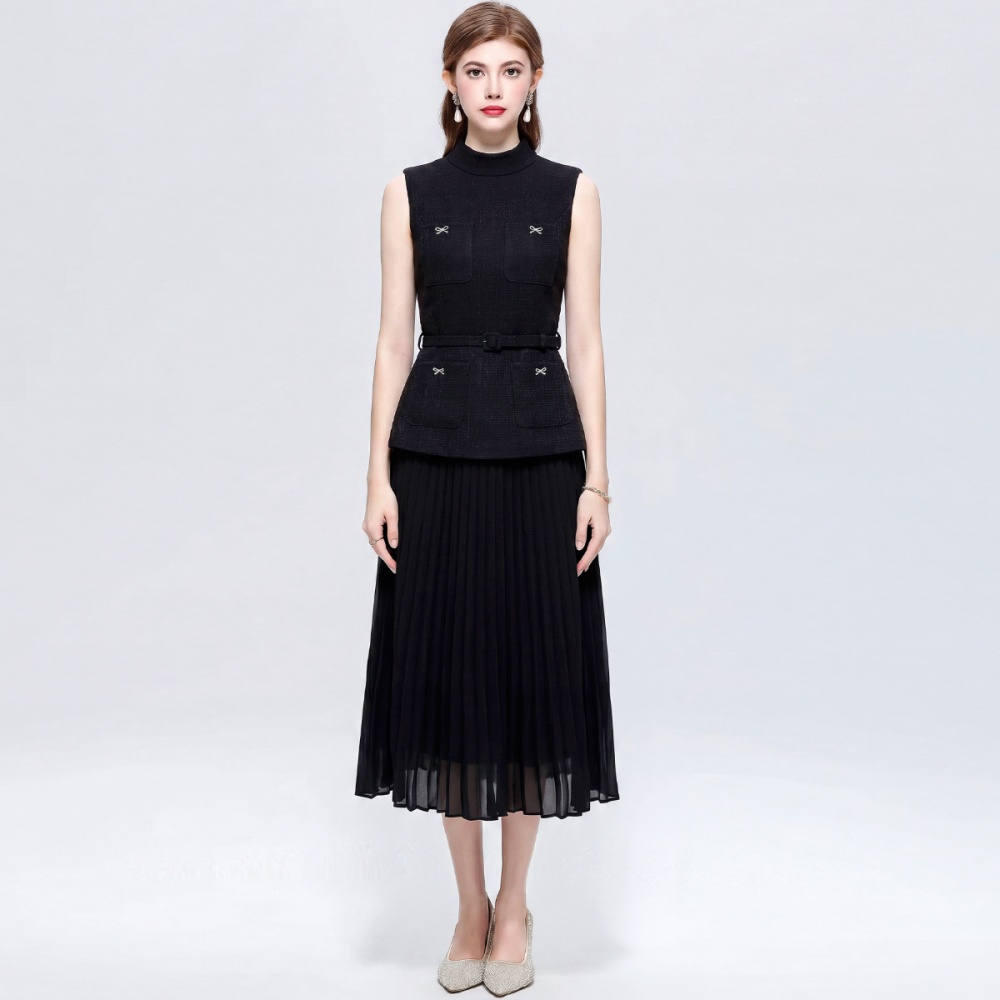 Pinched waist chanelstyle with belt pleated dress