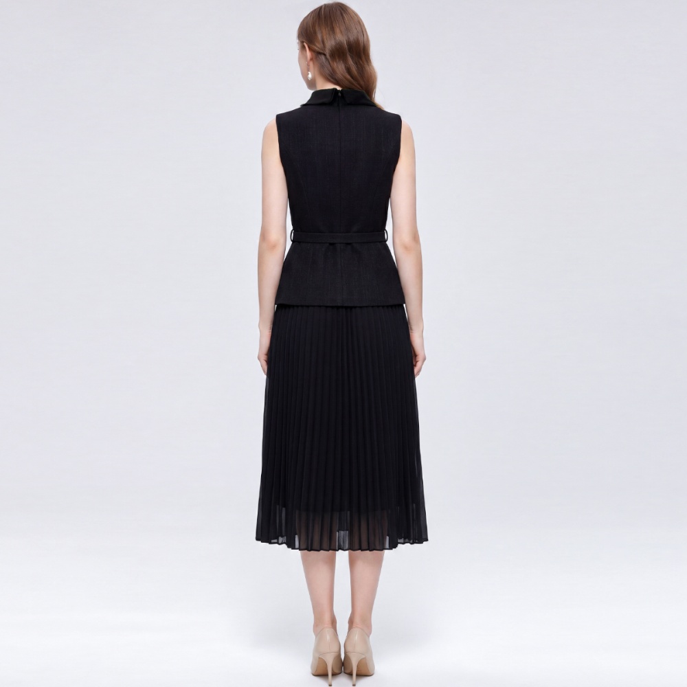 Pinched waist chanelstyle with belt pleated dress
