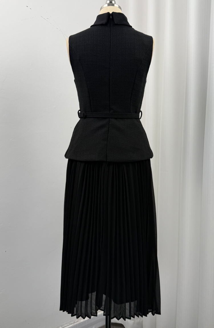 Pinched waist chanelstyle with belt pleated dress