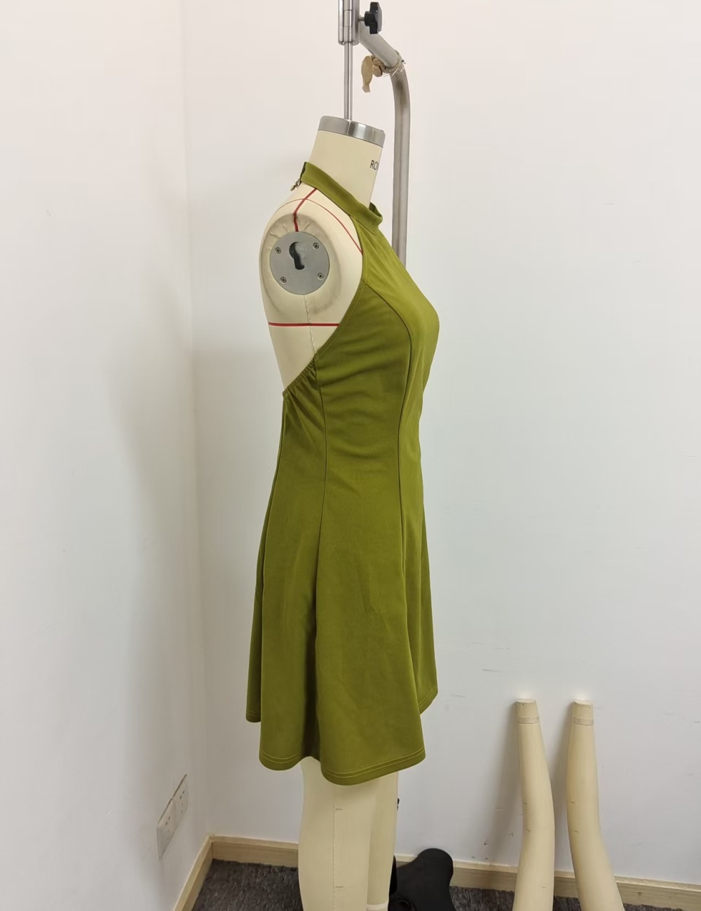 Short elegant cstand collar pure halter sexy dress
