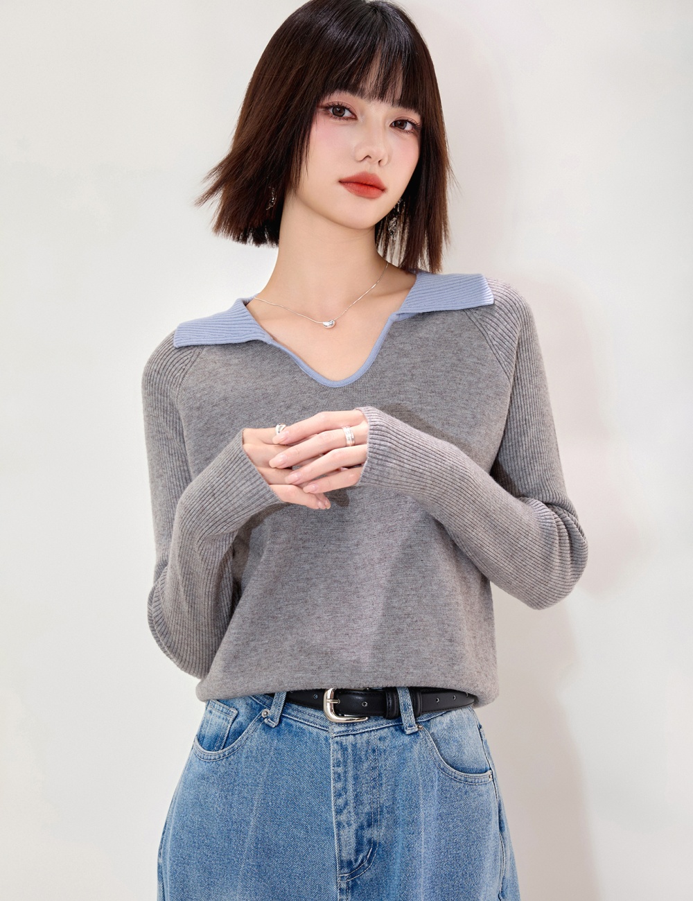 Temperament V-neck gray long sleeve lapel sweater for women